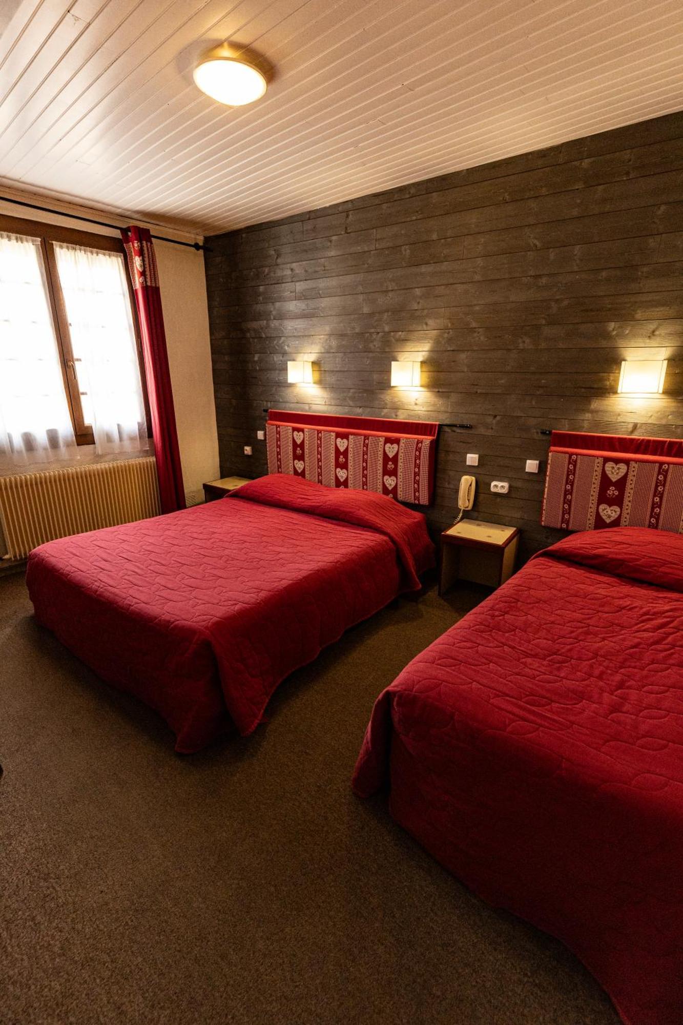 Hotel Le Coq D'Or Les Angles  Exterior photo